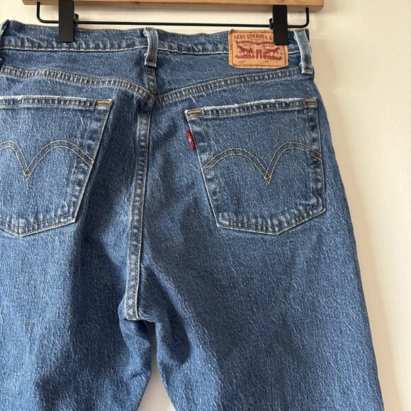 Levi's Womens 501 Button Fly Blue Denim Raw Hem Jeans Sz 28 (FITS LIKE A 26) - Picture 5 of 16
